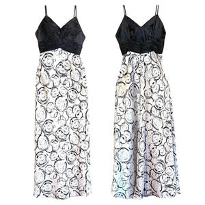 SCALA Y2K Elegant Black & White Cross Over Front Low Back Fit Flare Gown Sz 8